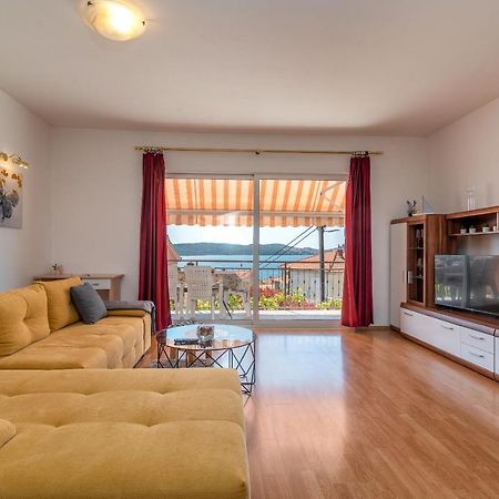 Comfortable Apartment Near The Sea โตรกีร์ ภายนอก รูปภาพ