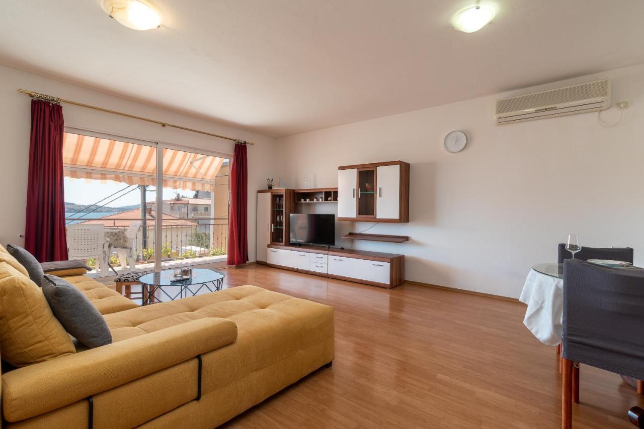 Comfortable Apartment Near The Sea โตรกีร์ ภายนอก รูปภาพ