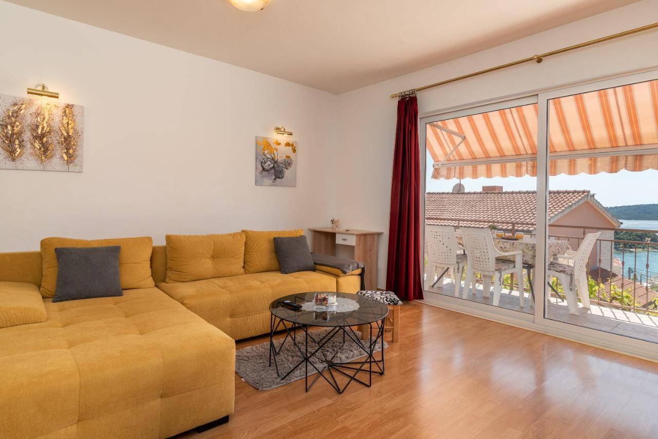 Comfortable Apartment Near The Sea โตรกีร์ ภายนอก รูปภาพ