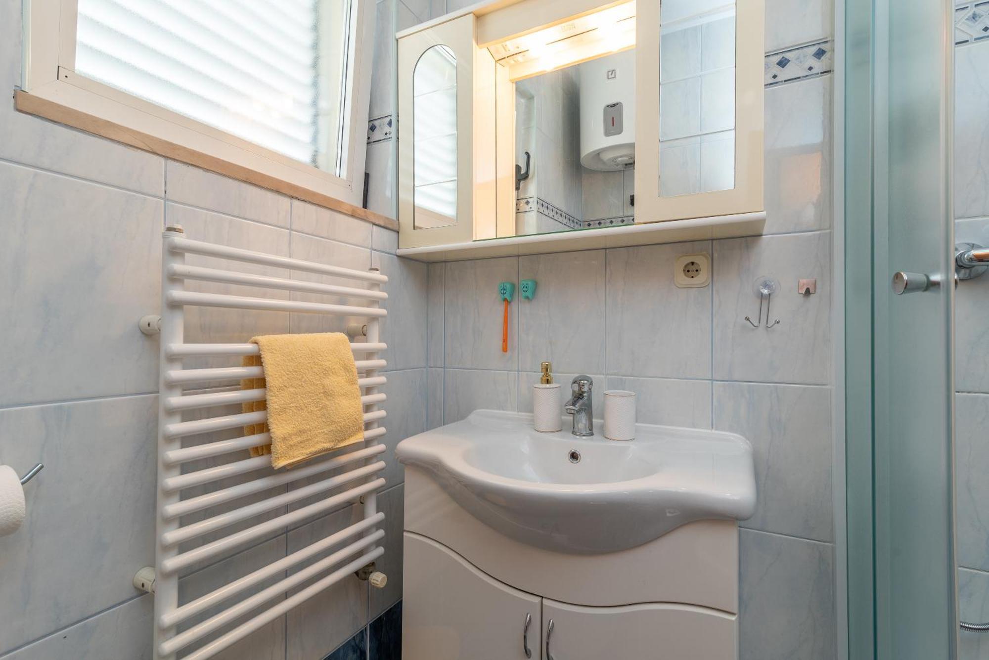 Comfortable Apartment Near The Sea โตรกีร์ ภายนอก รูปภาพ