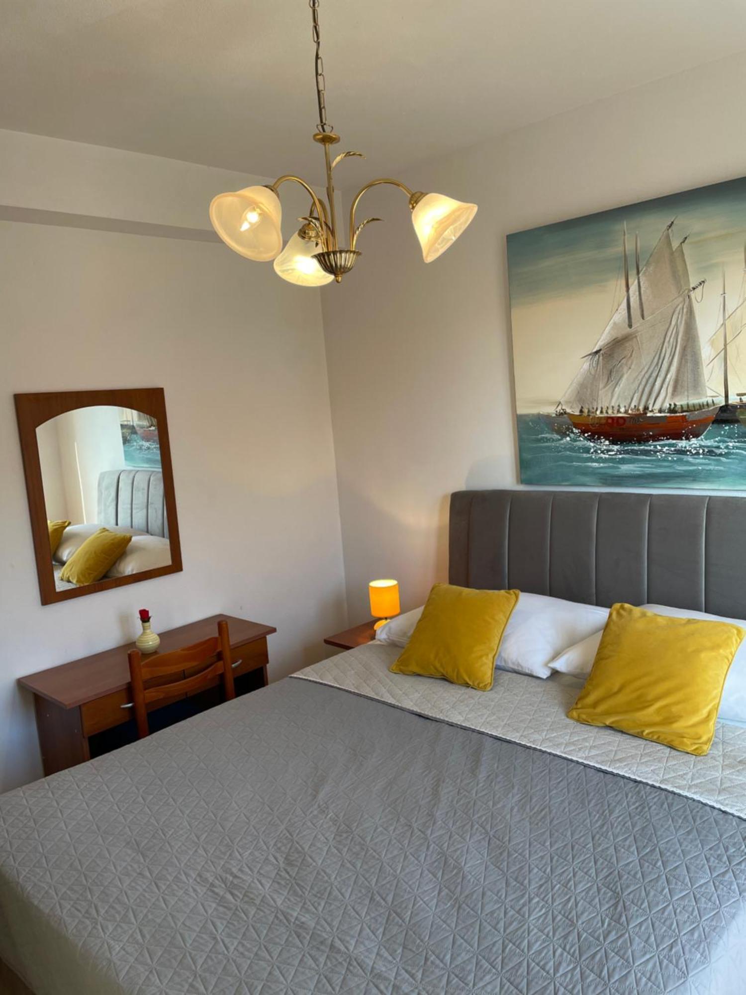 Comfortable Apartment Near The Sea โตรกีร์ ภายนอก รูปภาพ