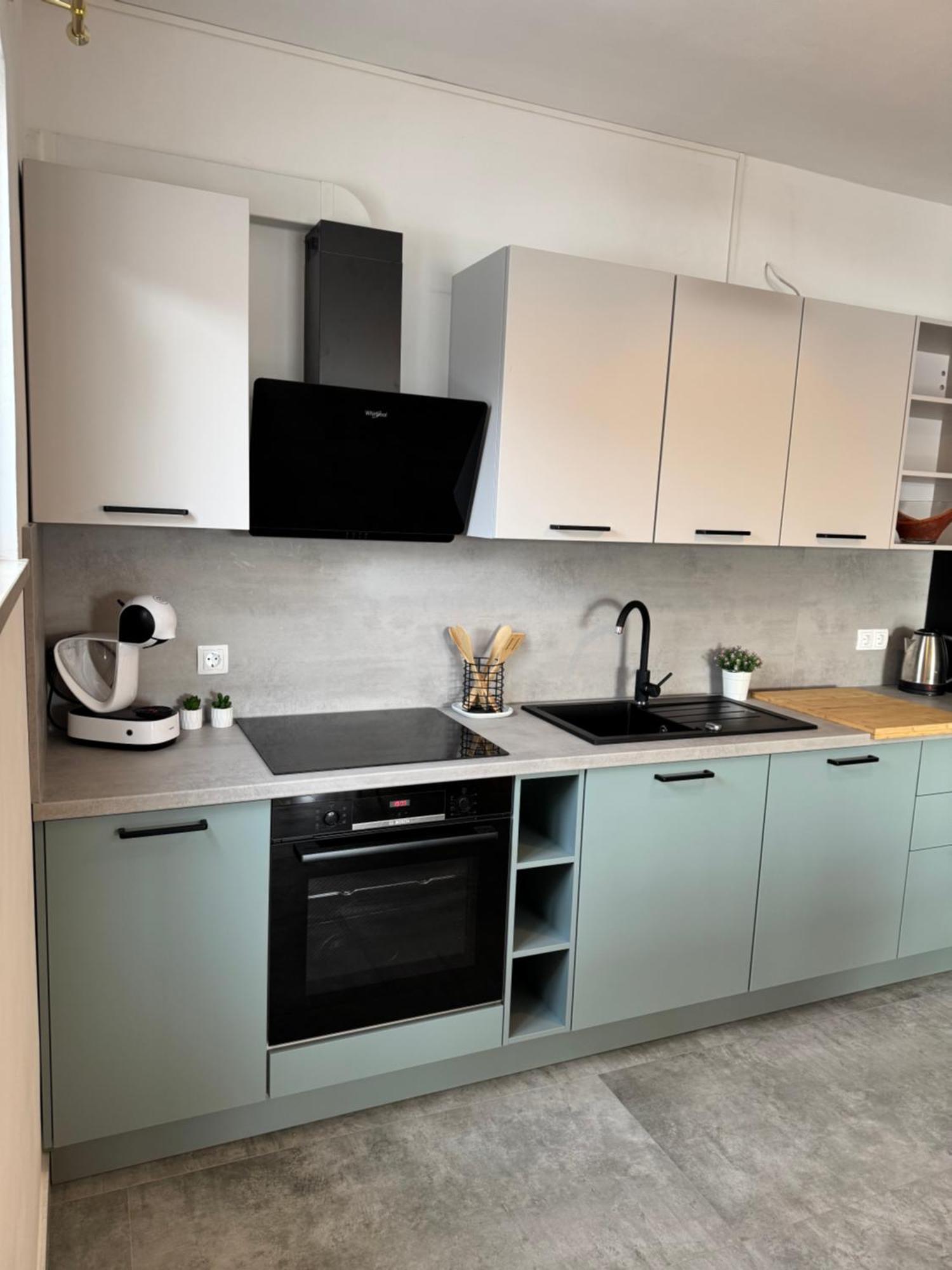 Comfortable Apartment Near The Sea โตรกีร์ ภายนอก รูปภาพ